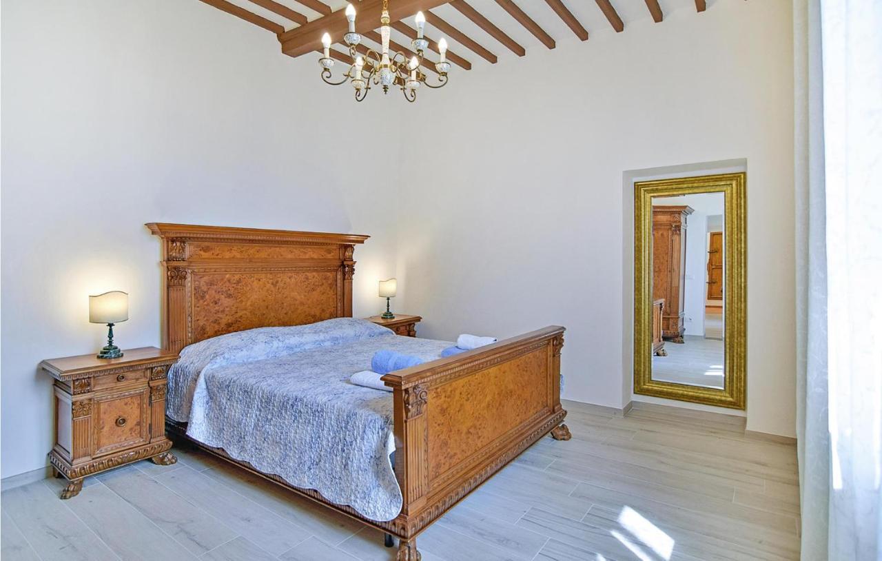 1 Bedroom Gorgeous Apartment In Arezzo Kültér fotó